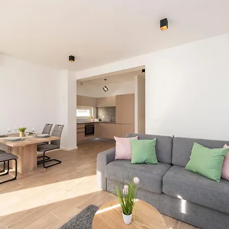 Eni 2 Apartment Mandre
