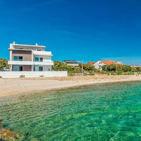 Eni 2 Apartment Mandre