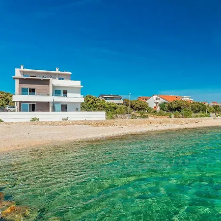 Eni 2 Apartman Mandre