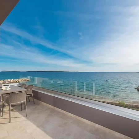 Eni 2 Apartman Mandre