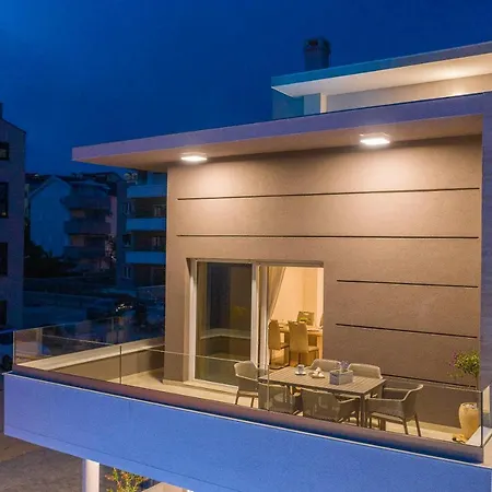 Eni 2 Apartment