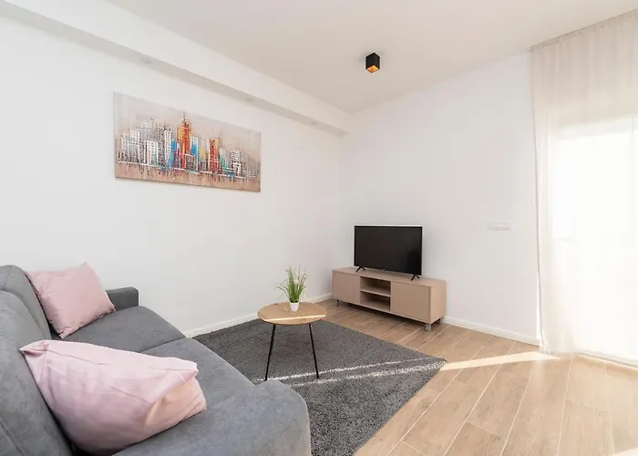 Апартаменты Eni 2 Мандре