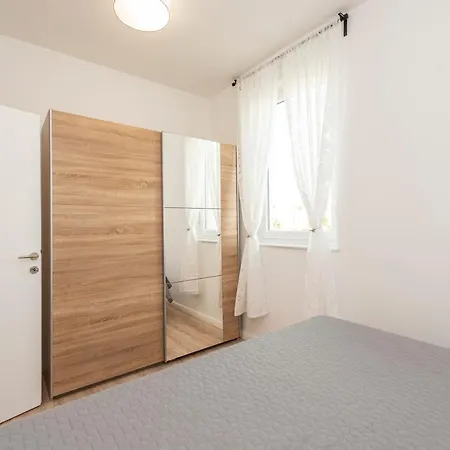 Appartement Eni 2 *