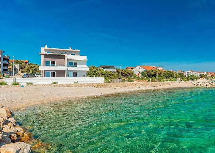 Eni 2 דירה מאנדרה