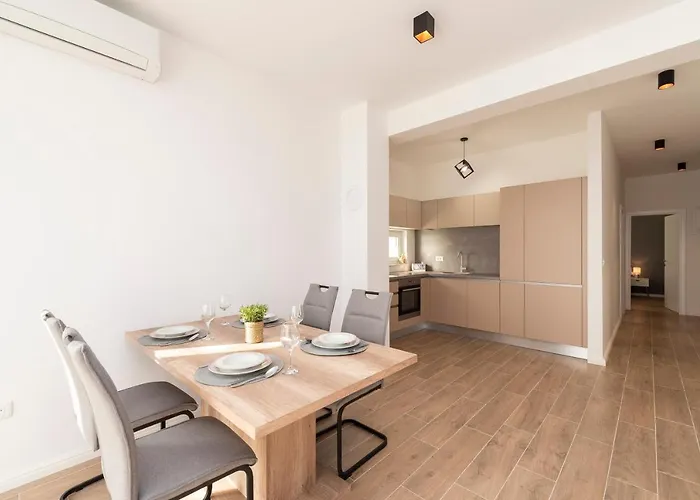 Eni 2 * מאנדרה