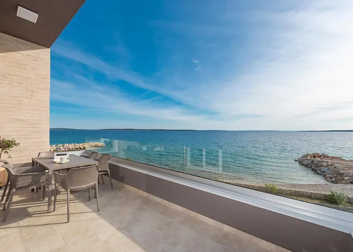 Eni 2 דירה מאנדרה