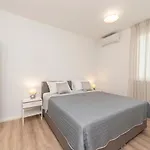 Eni 2 Appartement *