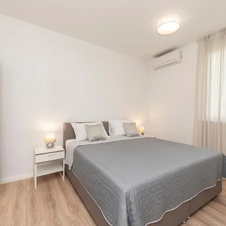Eni 2 Apartman *