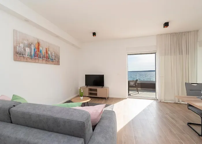 Eni 2 Apartment