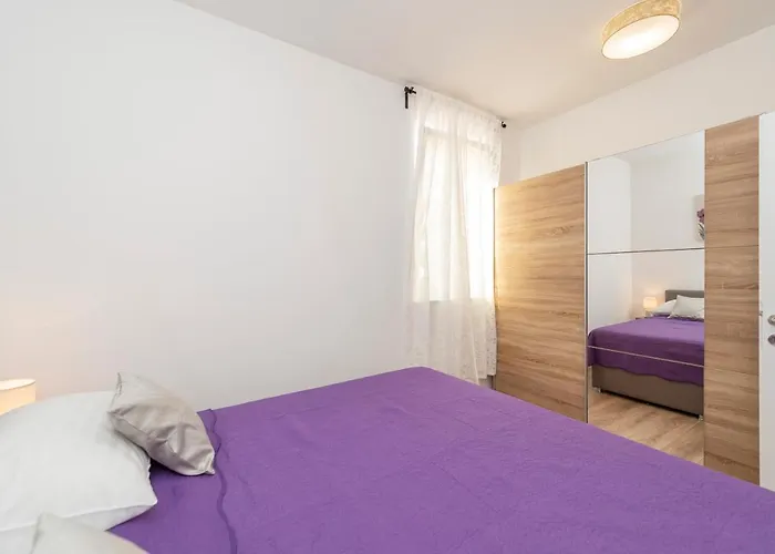 Eni 2 Apartment *